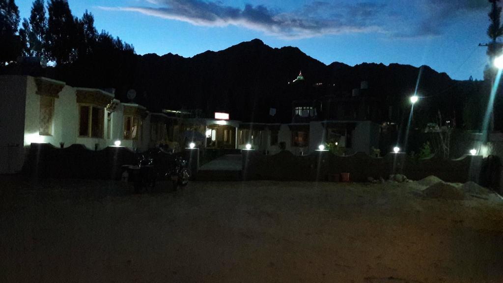 Hotel Mandalchan Leh Exterior foto